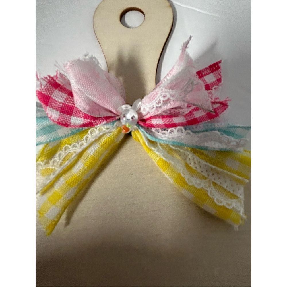 Handmade decorative Easter/Spring/Bunny cutting board - Picture 2 of 5